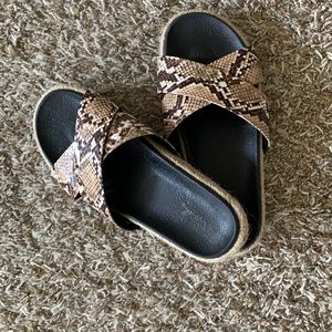 Qupid Women’s Snake print Sandals